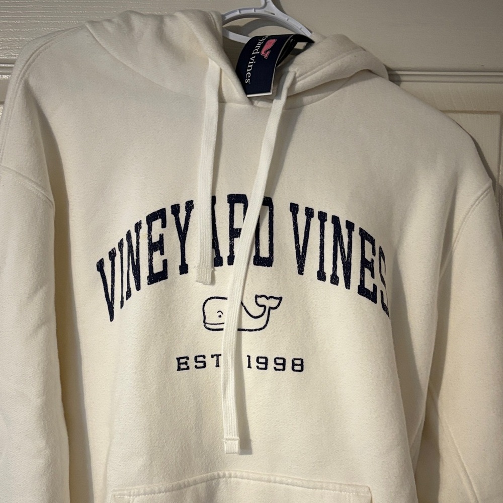 Vineyard Vines Off-White Hoodie with Navy Accents